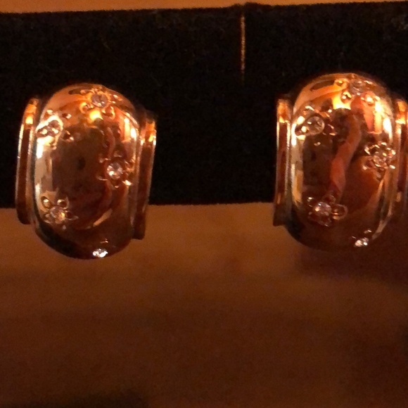 Carolee Gold Tone And Crystal Accents Clip On Earrings - Picture 8 of 9